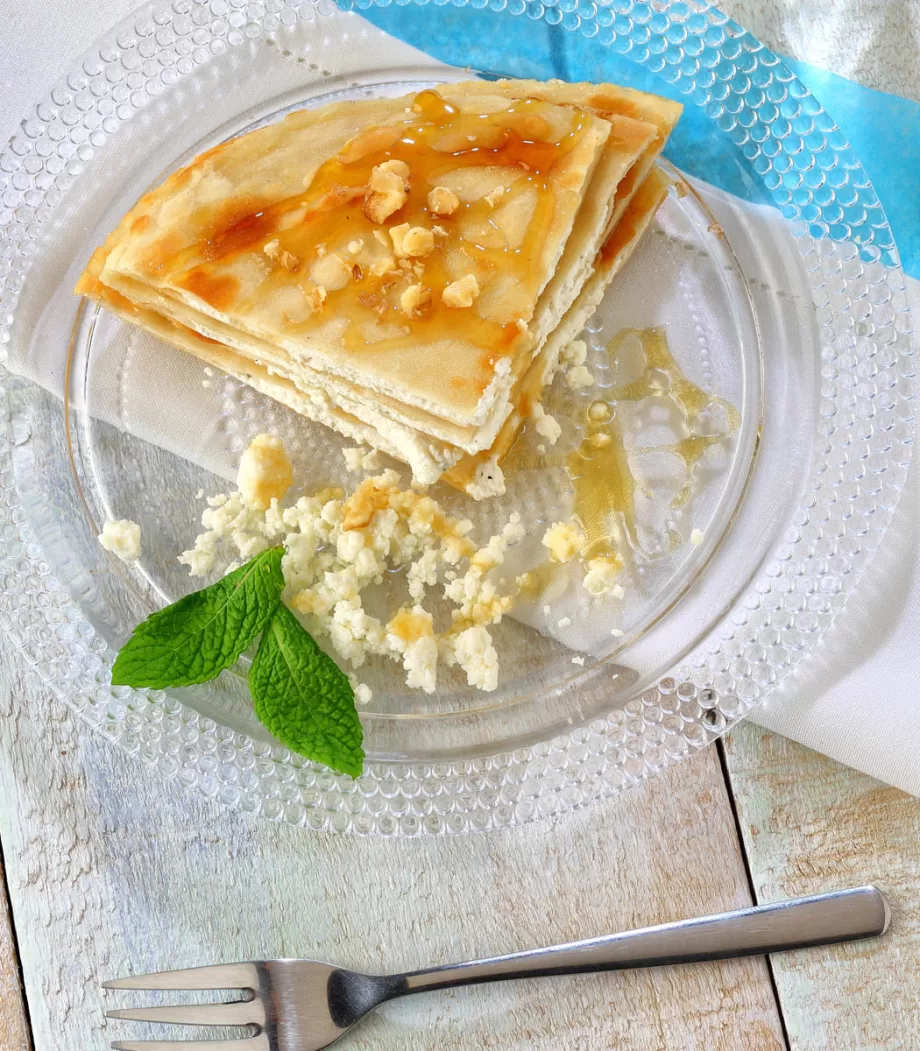 “Sfakiani” Sour Myzithra Pie 17cm Cretan Cuisine