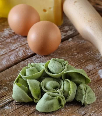 White Tortellini stuffed with Anthotiros Cheese and Spinach Freshly frozen pasta